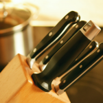 Noże kuchenne co warto mieć i jak to zorganizować